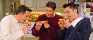 A scene from 'Friends' eating pizza